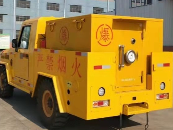 夹江凯龙爆破器材运输车：保障爆破任务的安全运行