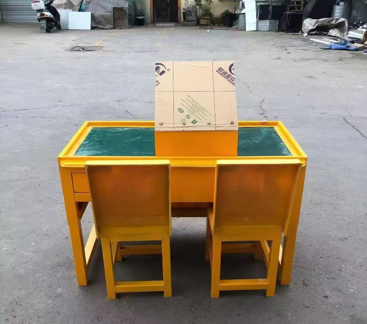 夹江防静电导通桌井下煤矿火工品发放桌：危险品流转的安全守护者